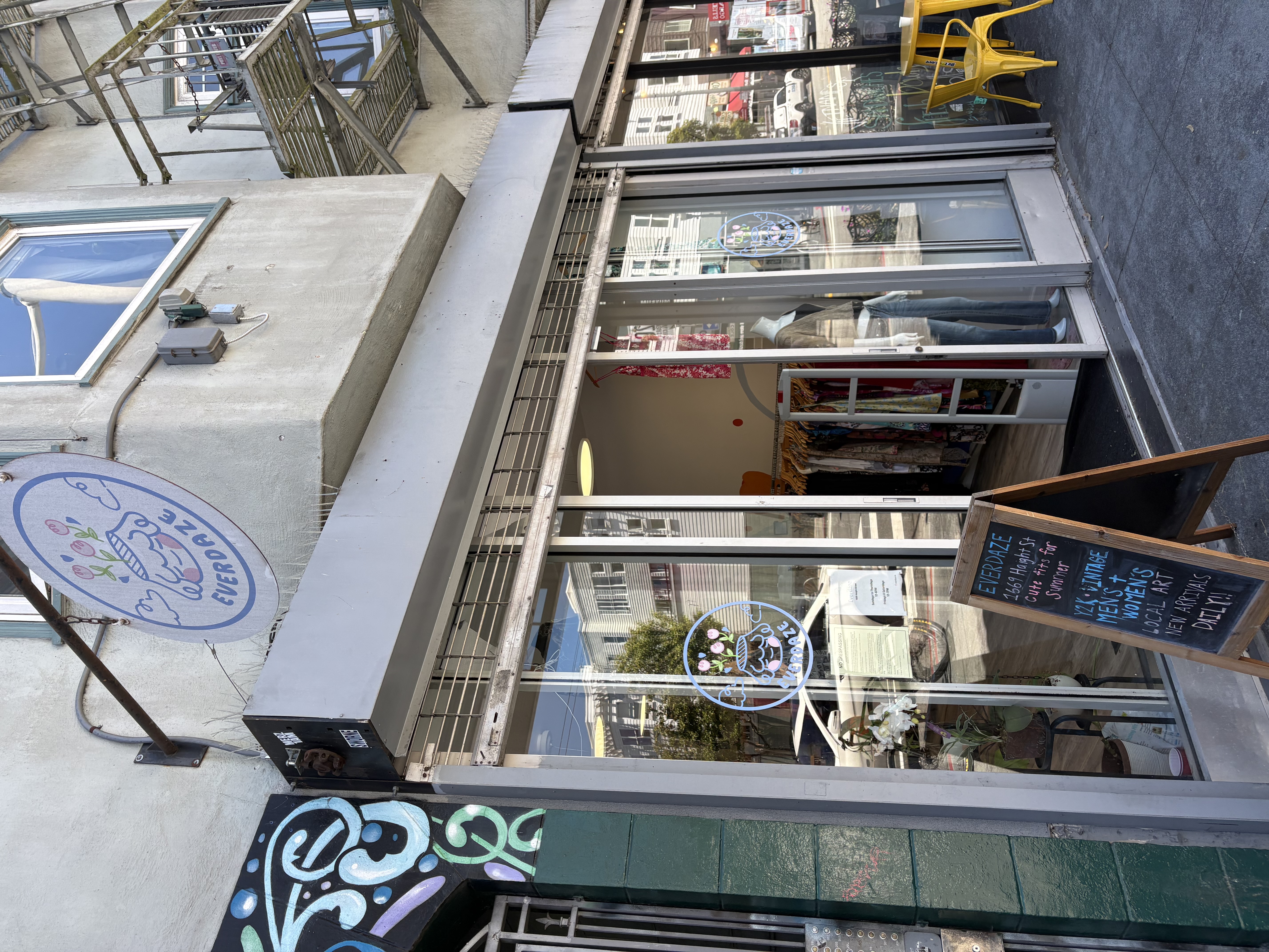 Everdaze storefront